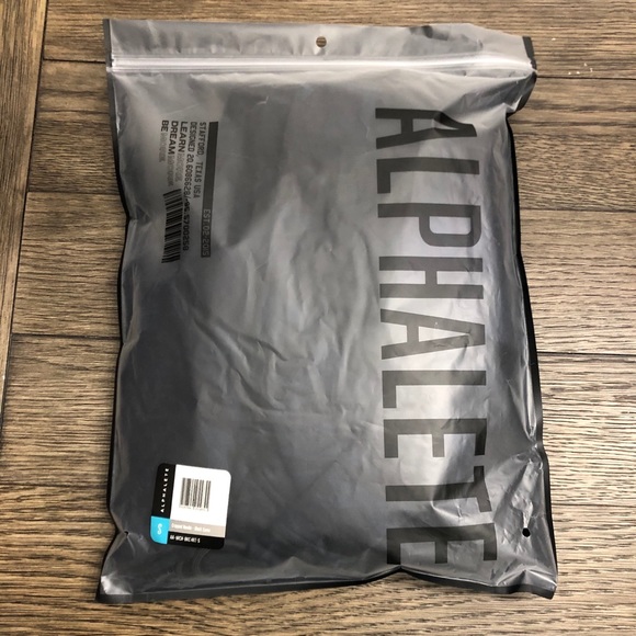 NEW Alphalete Camo Cropped Hoodie - Picture 6 of 6